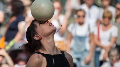 Francesca Mari Juggling